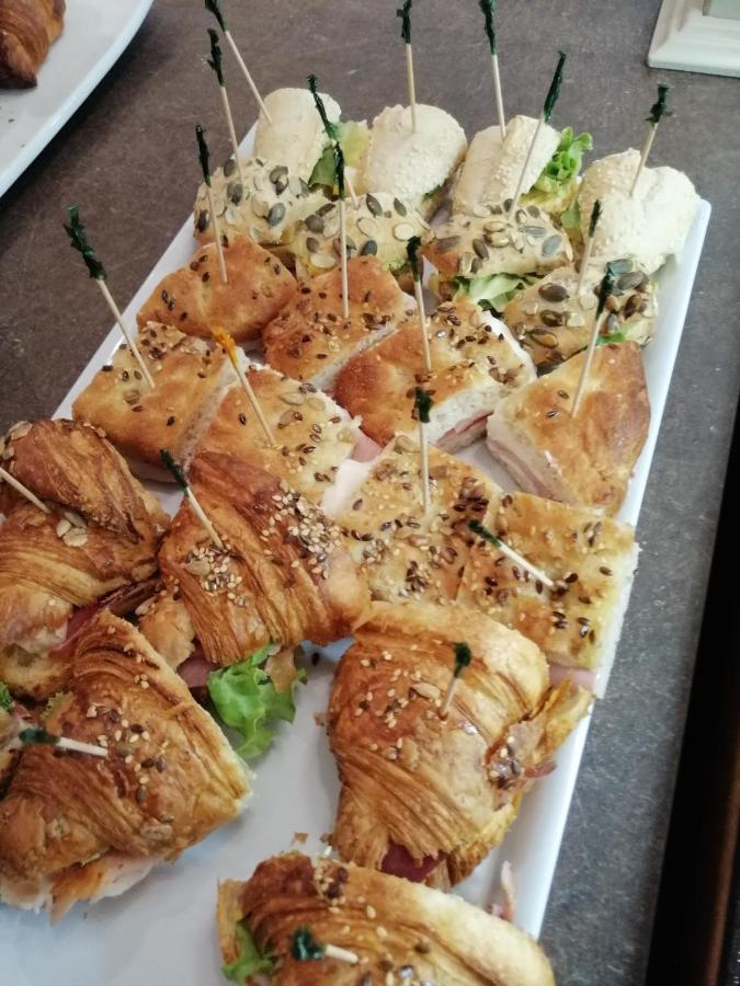 California Pastry Hotel 체르비아 외부 사진