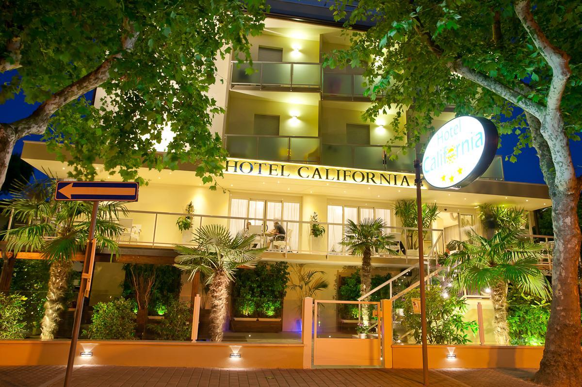 California Pastry Hotel 체르비아 외부 사진
