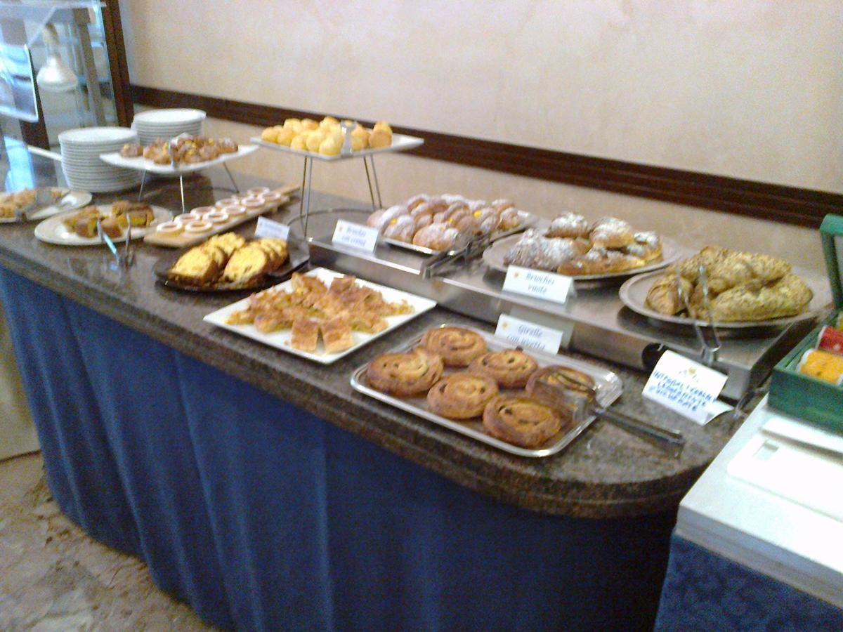 California Pastry Hotel 체르비아 외부 사진