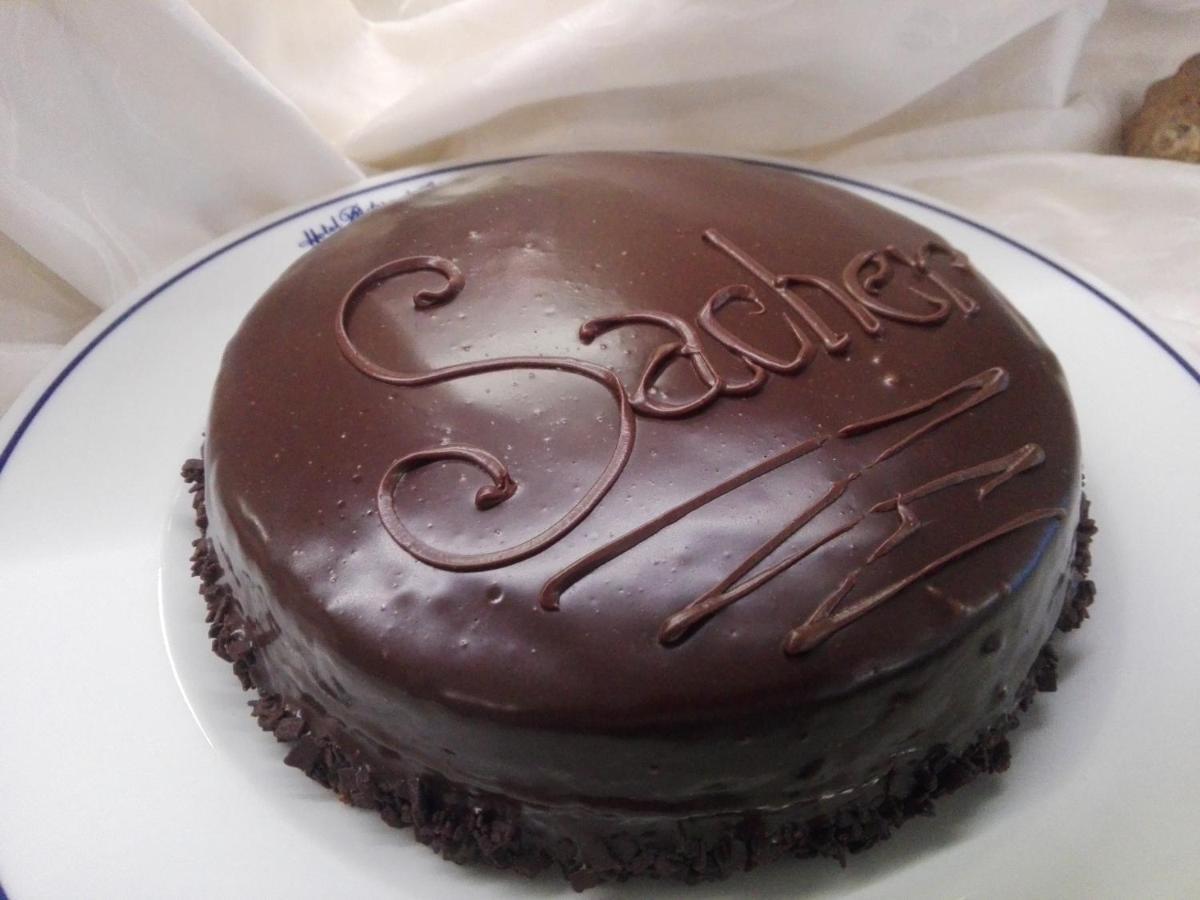 California Pastry Hotel 체르비아 외부 사진