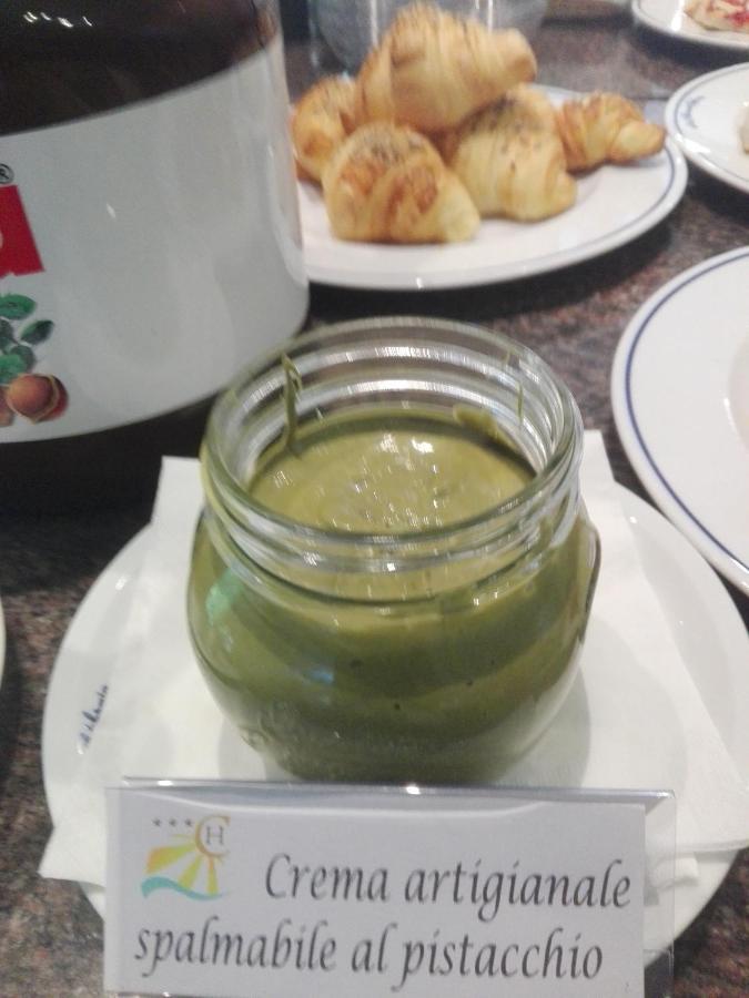 California Pastry Hotel 체르비아 외부 사진